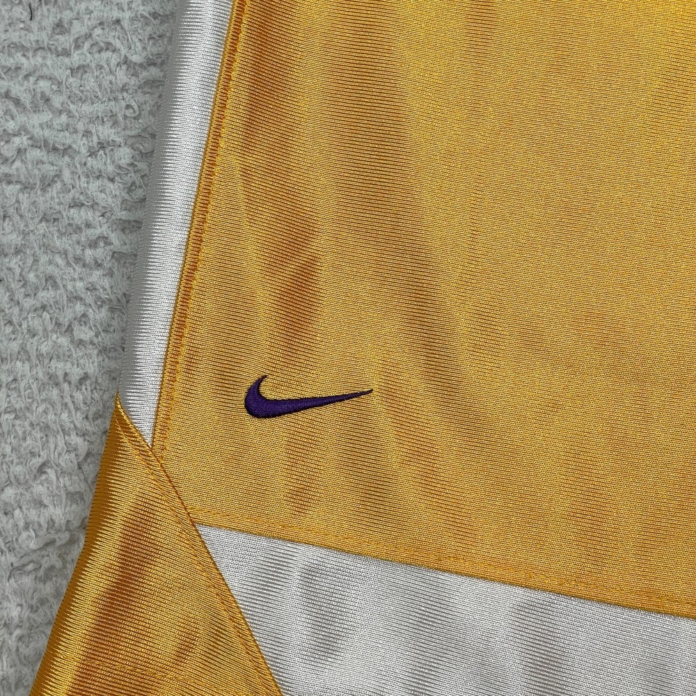 Vintage Nike Los Angeles Lakers Shorts Mens Size Medium Satin Yellow Embroidered - Picture 2 of 10